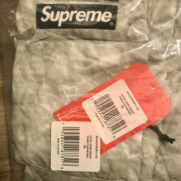 Supreme x The North Face Paper Print Down Scarf